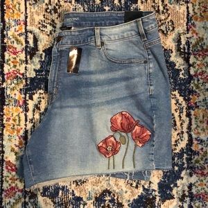 NWT Lane Bryant embroidered short - 24